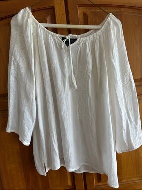 Women's White/Rayon, 1X, Cream Embroidered Tunic w/Tassel Tie, 27" long, 27" PTP